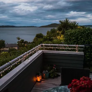  Holiday home Serenity Lakeview Retreat